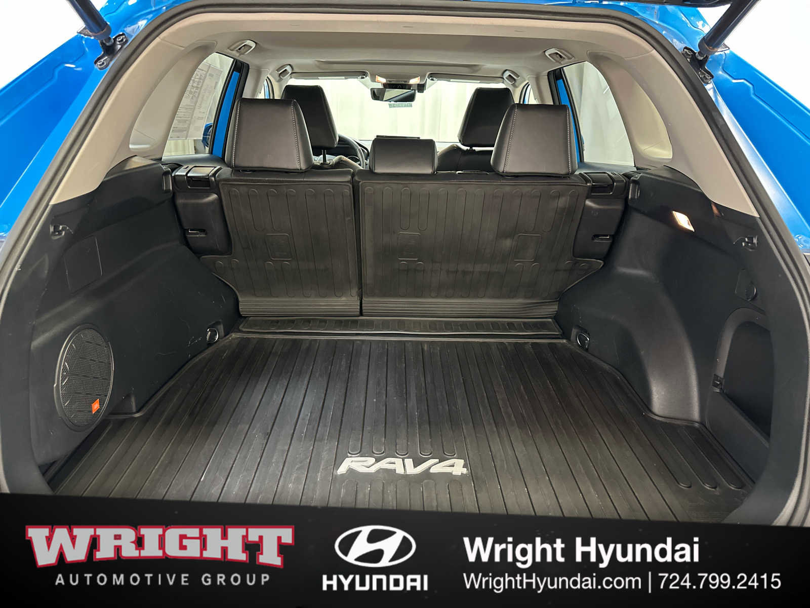 Used 2021 Toyota RAV4 XLE Premium image 14