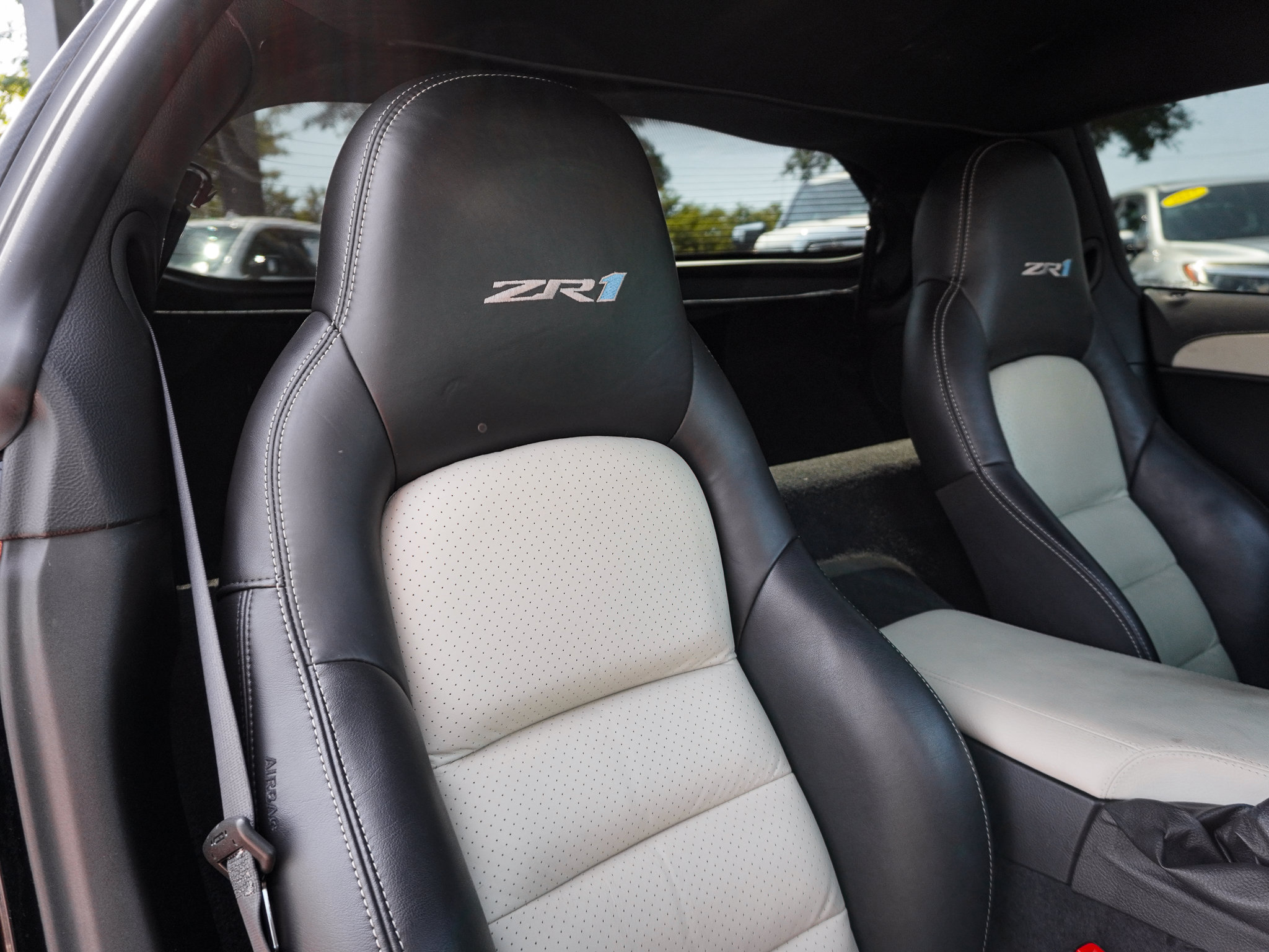 Used 2009 Chevrolet Corvette ZR1 w/ Preferred Equipment Group RWD image 33
