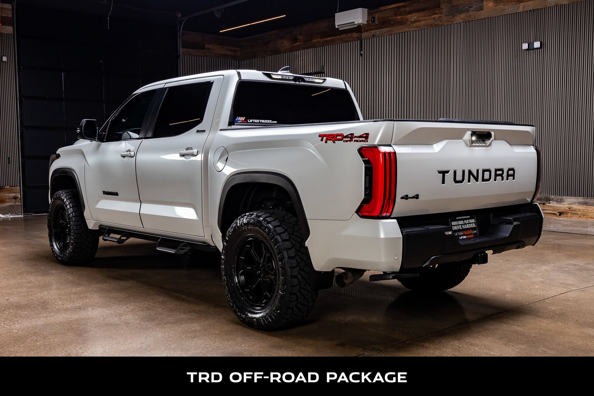 Used 2024 Toyota Tundra Limited AWD/4WD image 7