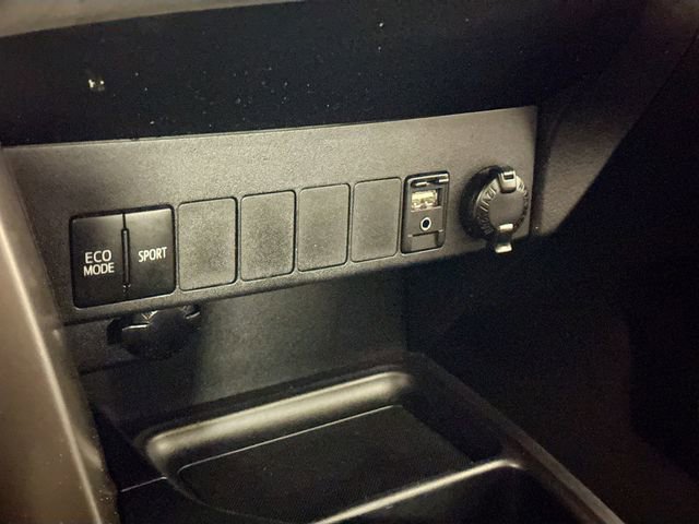 Used 2015 Toyota RAV4 LE image 25