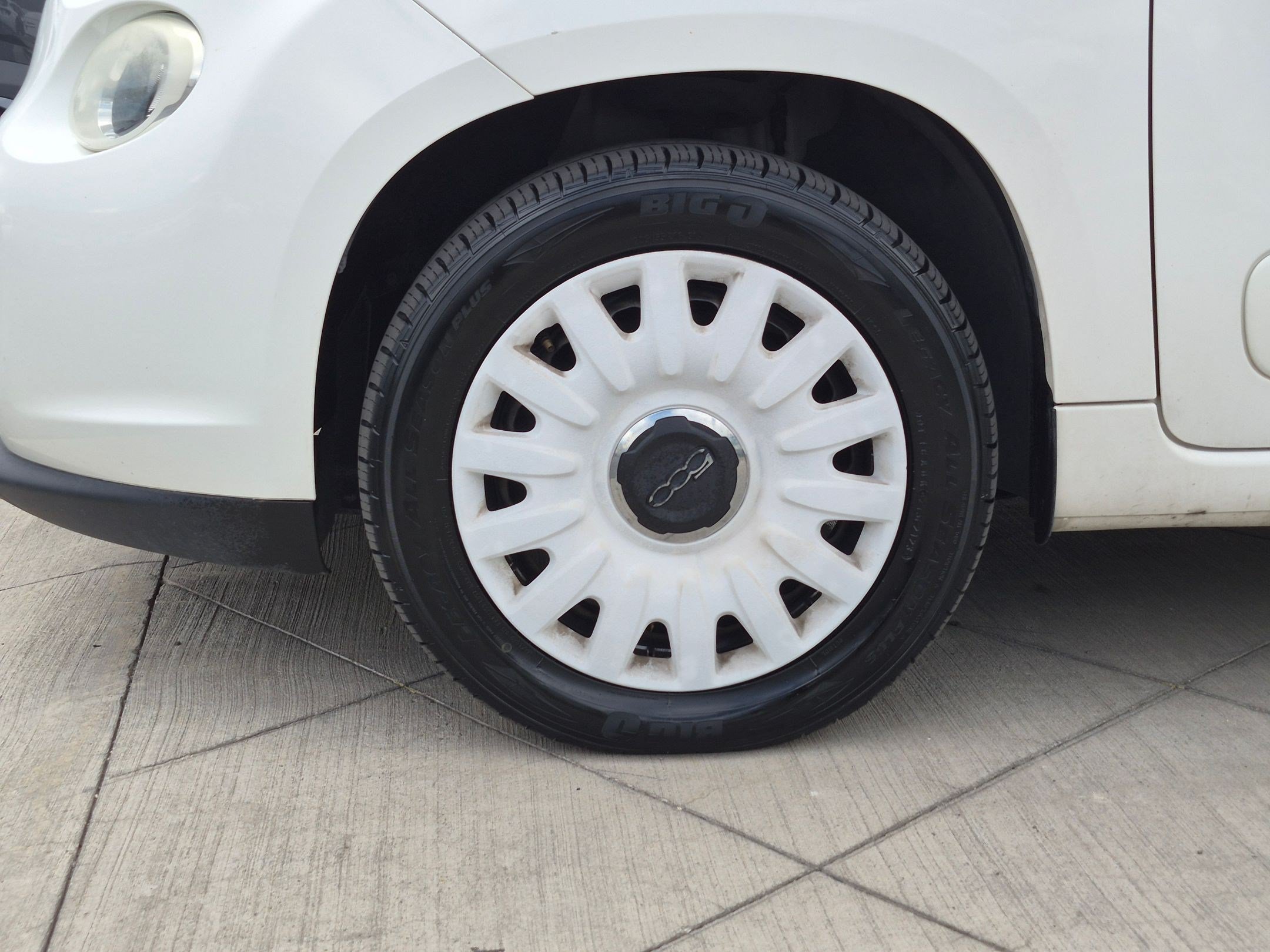 Used 2014 FIAT 500L Pop FWD image 13