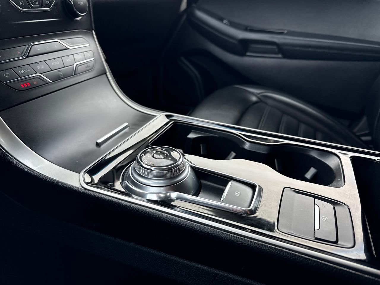 Used 2019 Ford Edge SEL w/ Equipment Group 201A image 21