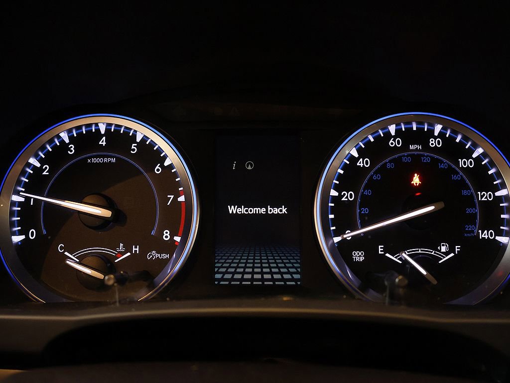 Used 2018 Toyota Highlander SE w/ Protection Package #3 AWD/4WD image 28