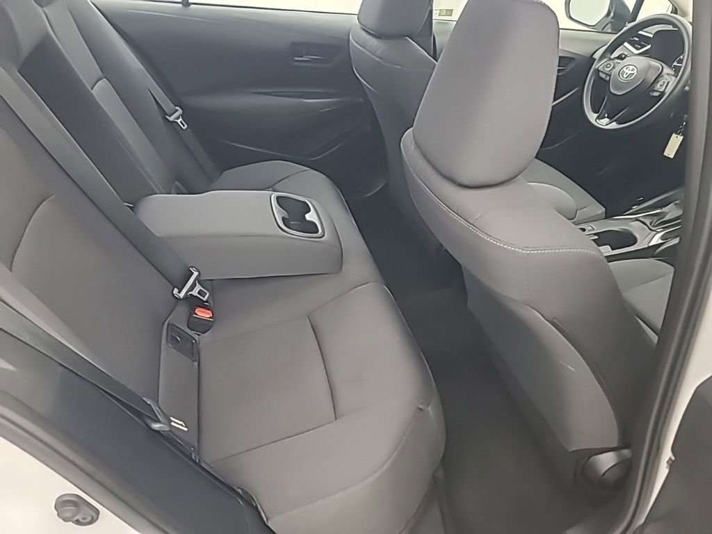 Used 2025 Toyota Corolla LE image 18