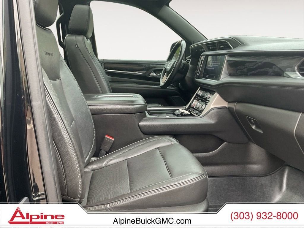 Used 2021 GMC Yukon Denali w/ Denali Premium Package AWD/4WD image 15