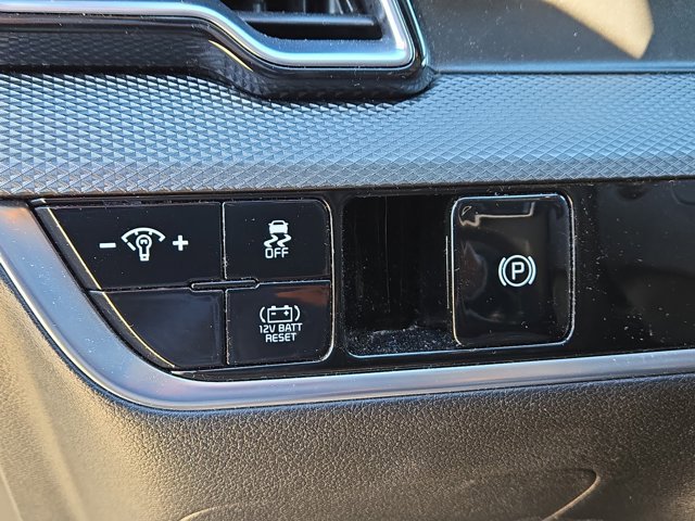 Used 2023 Kia Sportage LX image 20