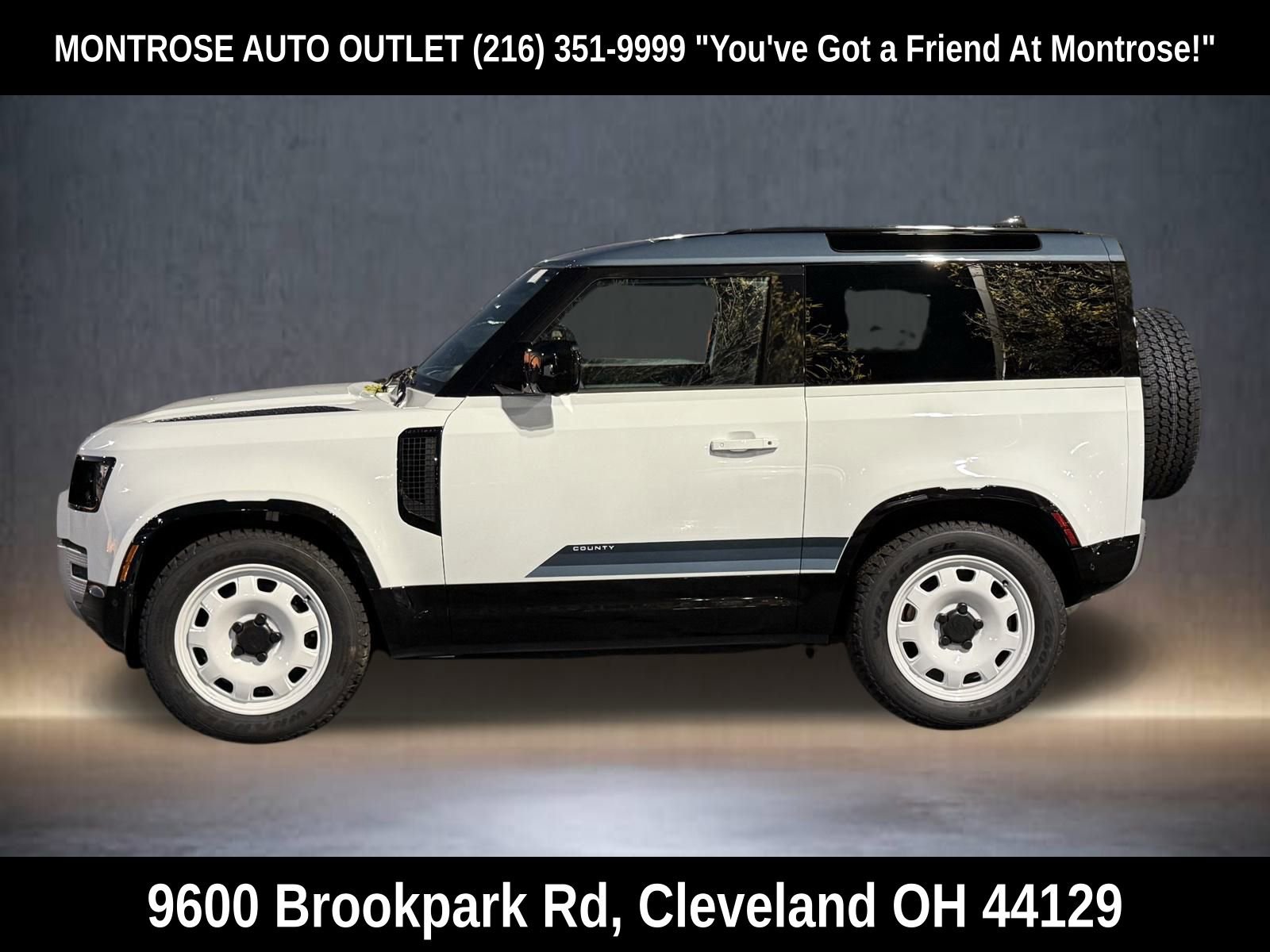 New 2025 Land Rover Defender 90 S image 2