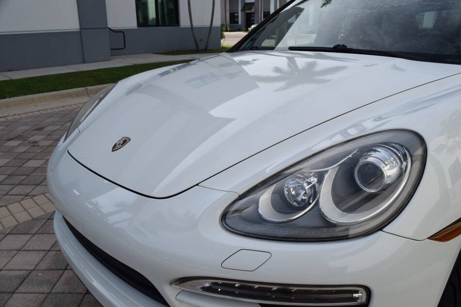 Used 2013 Porsche Cayenne Diesel AWD/4WD image 12