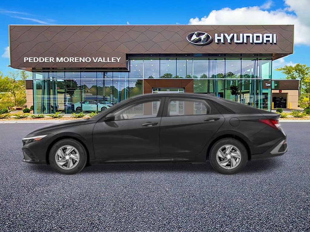 New 2026 Hyundai Elantra SE image 3