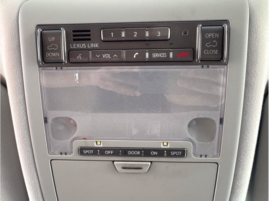 Used 2009 Lexus LX 570 4WD w/ Preferred Accessory Pkg image 29