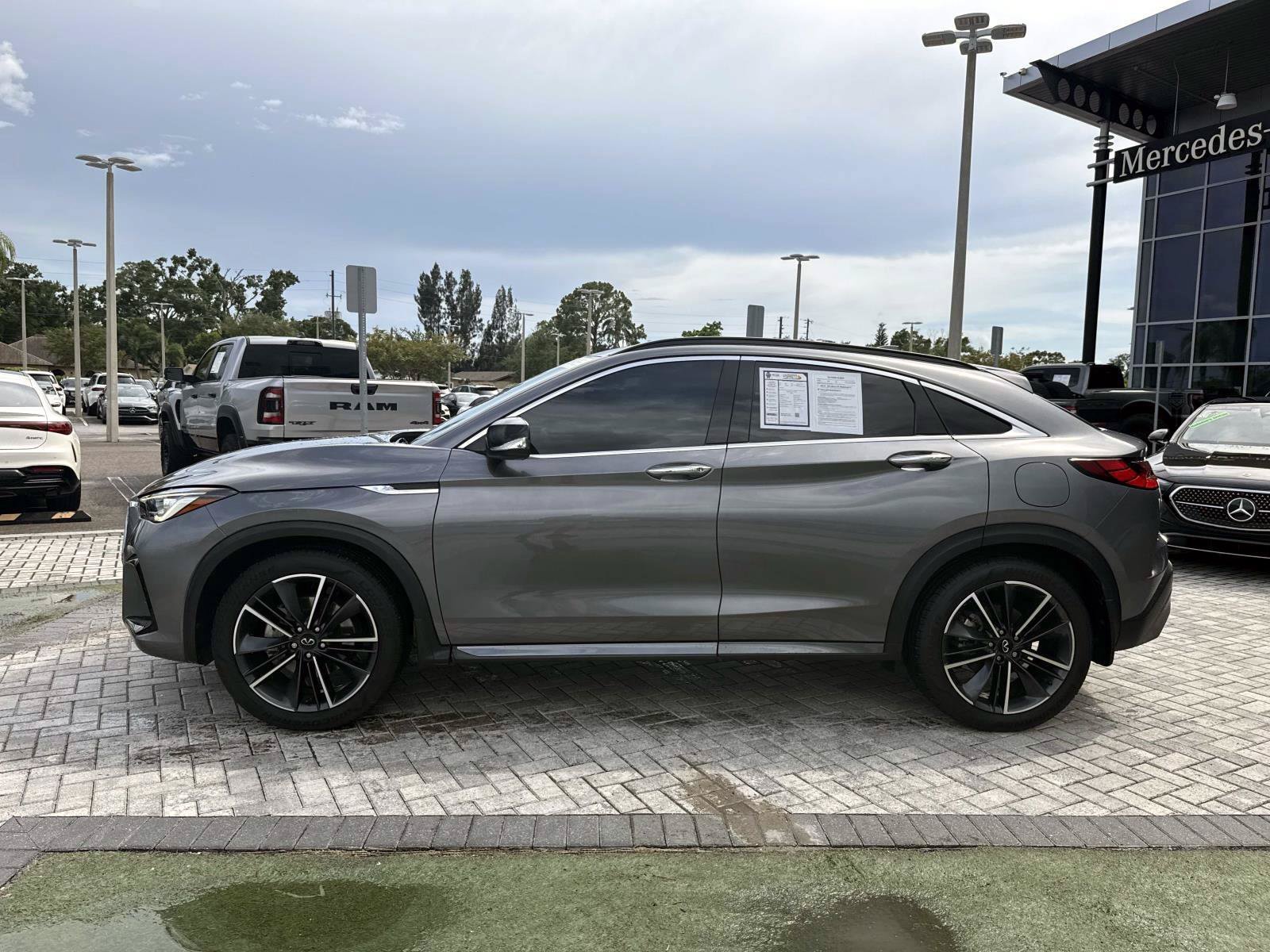 Used 2023 INFINITI QX55 Luxe w/ Cargo Package AWD/4WD image 3