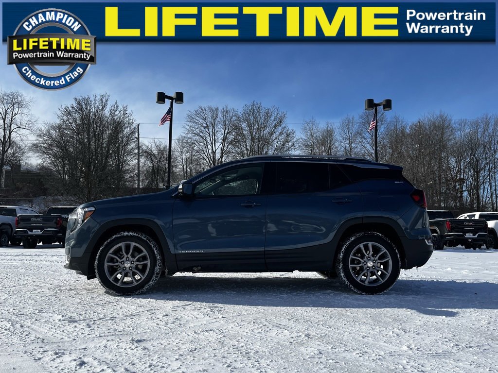 Used 2024 GMC Terrain SLT image 18