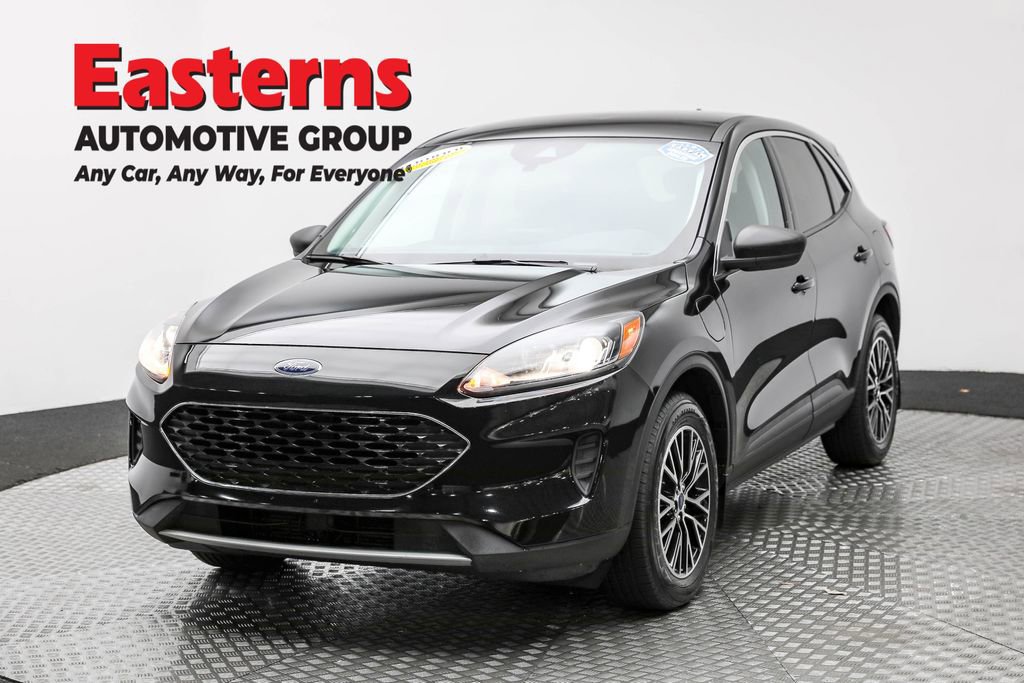 Used 2022 Ford Escape SE image 1