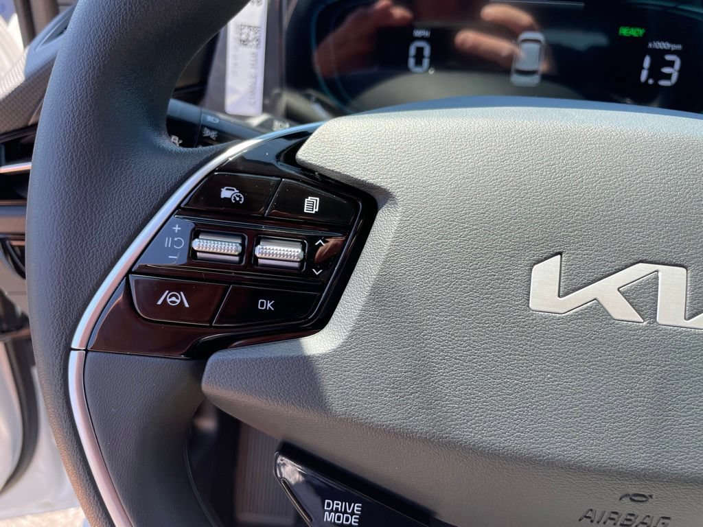 New 2026 Kia Niro LX FWD image 17