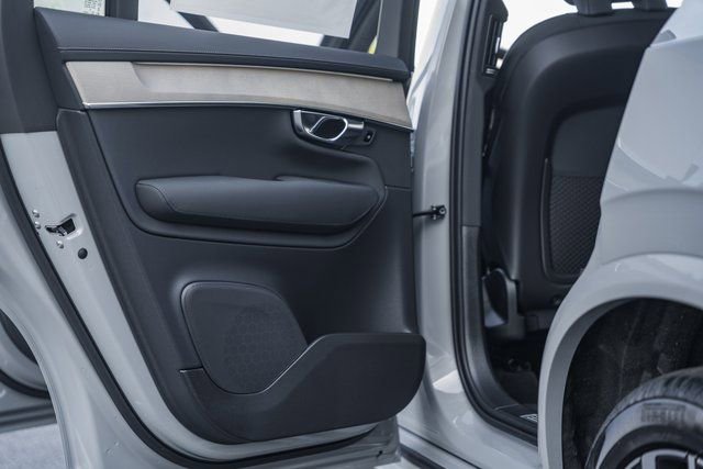 New 2026 Volvo XC90 B6 Plus w/ Protection Package Premier image 37