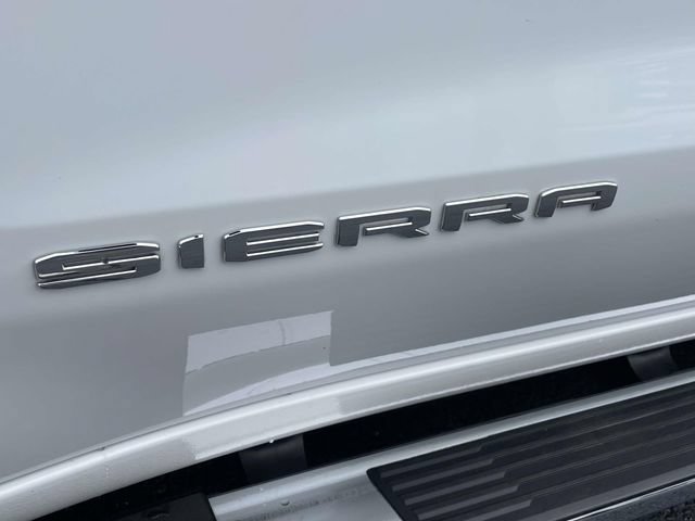 Certified 2024 GMC Sierra 1500 SLT w/ SLT Premium Package AWD/4WD image 9