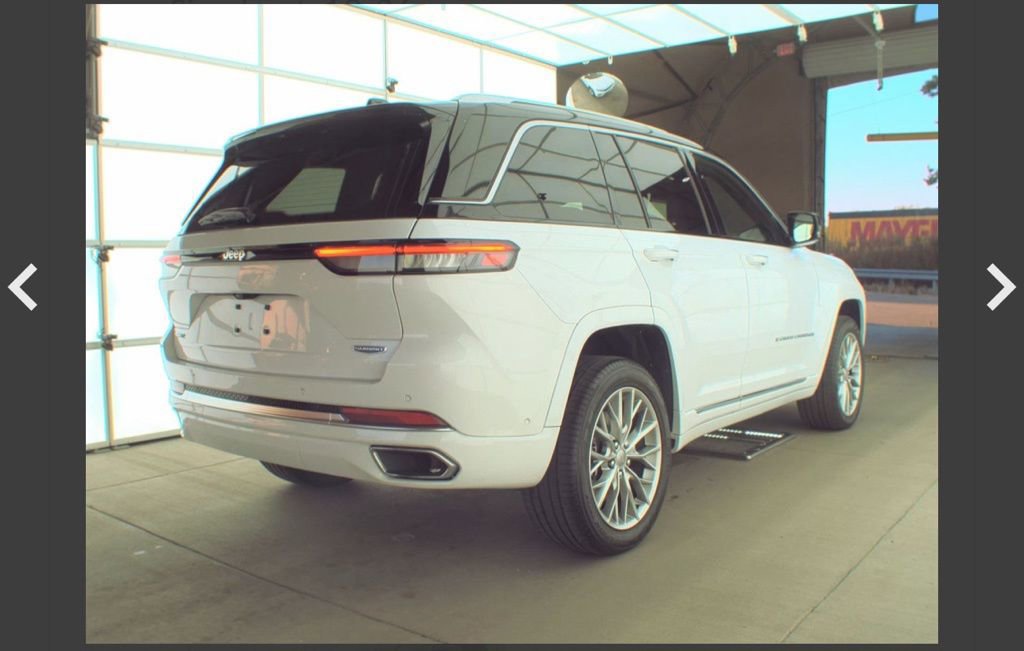 Used 2022 Jeep Grand Cherokee Summit image 8