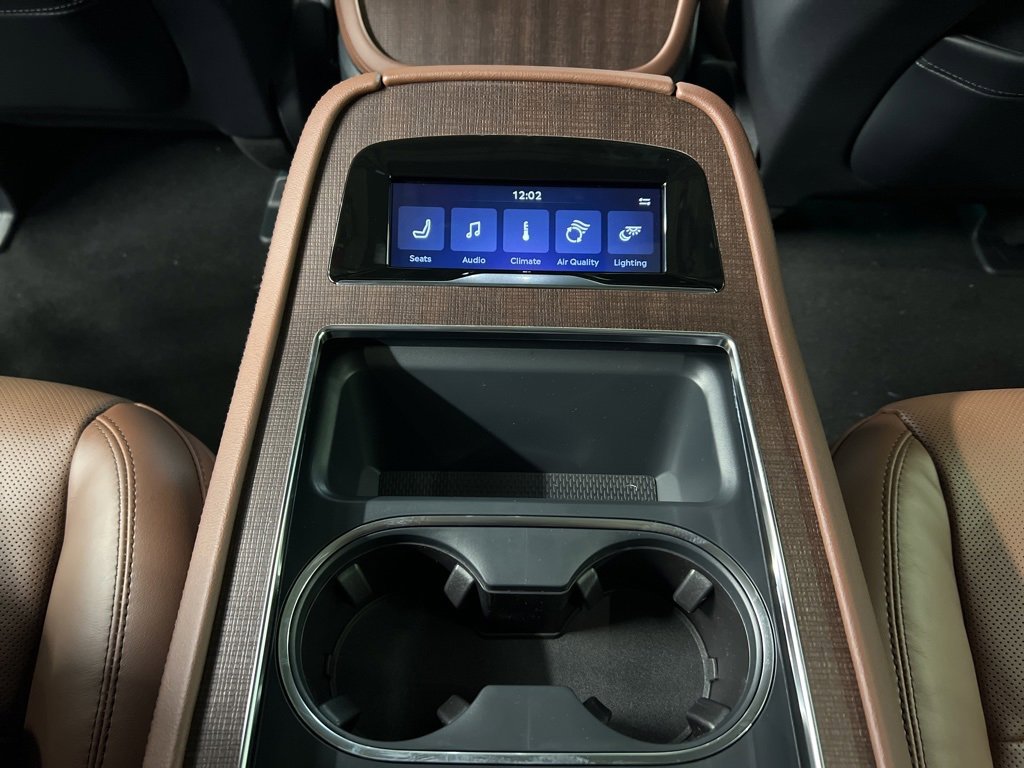 Used 2025 Lincoln Navigator Reserve image 39