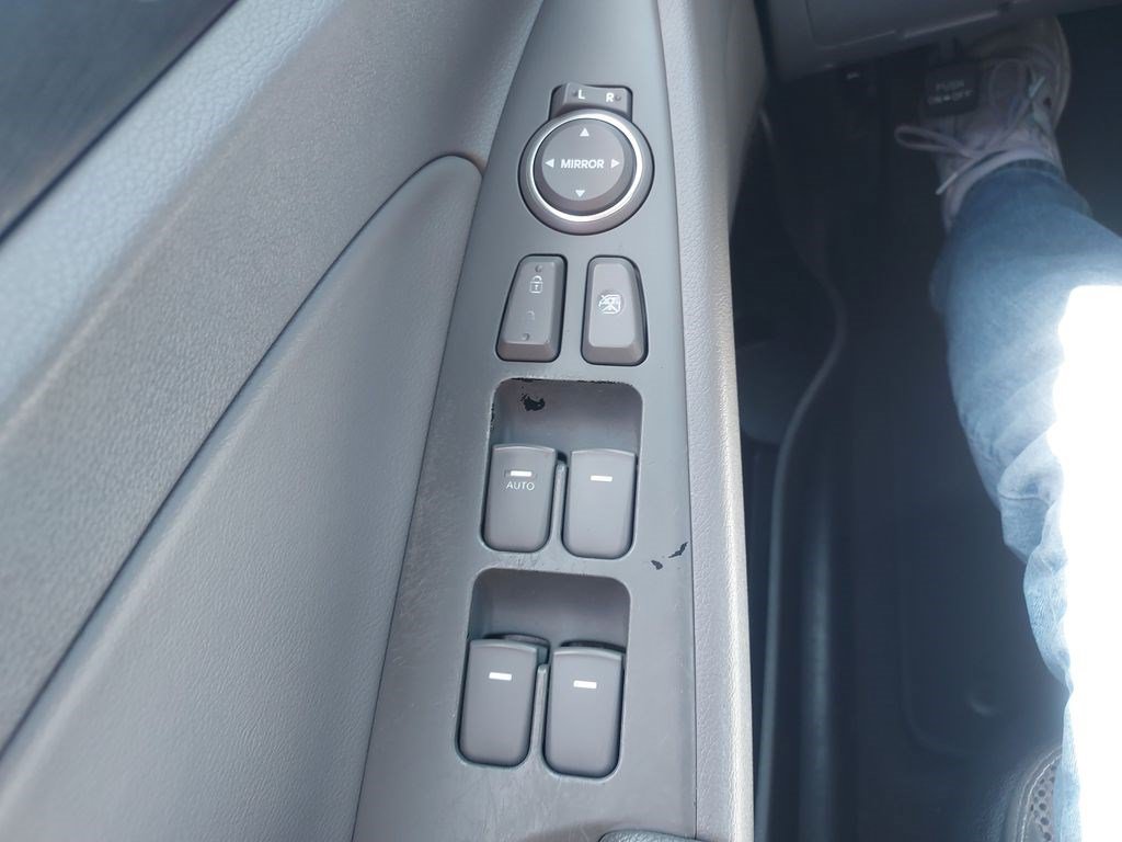Used 2011 Hyundai Sonata SE w/ Navigation & Sunroof Pkg 4 FWD image 25