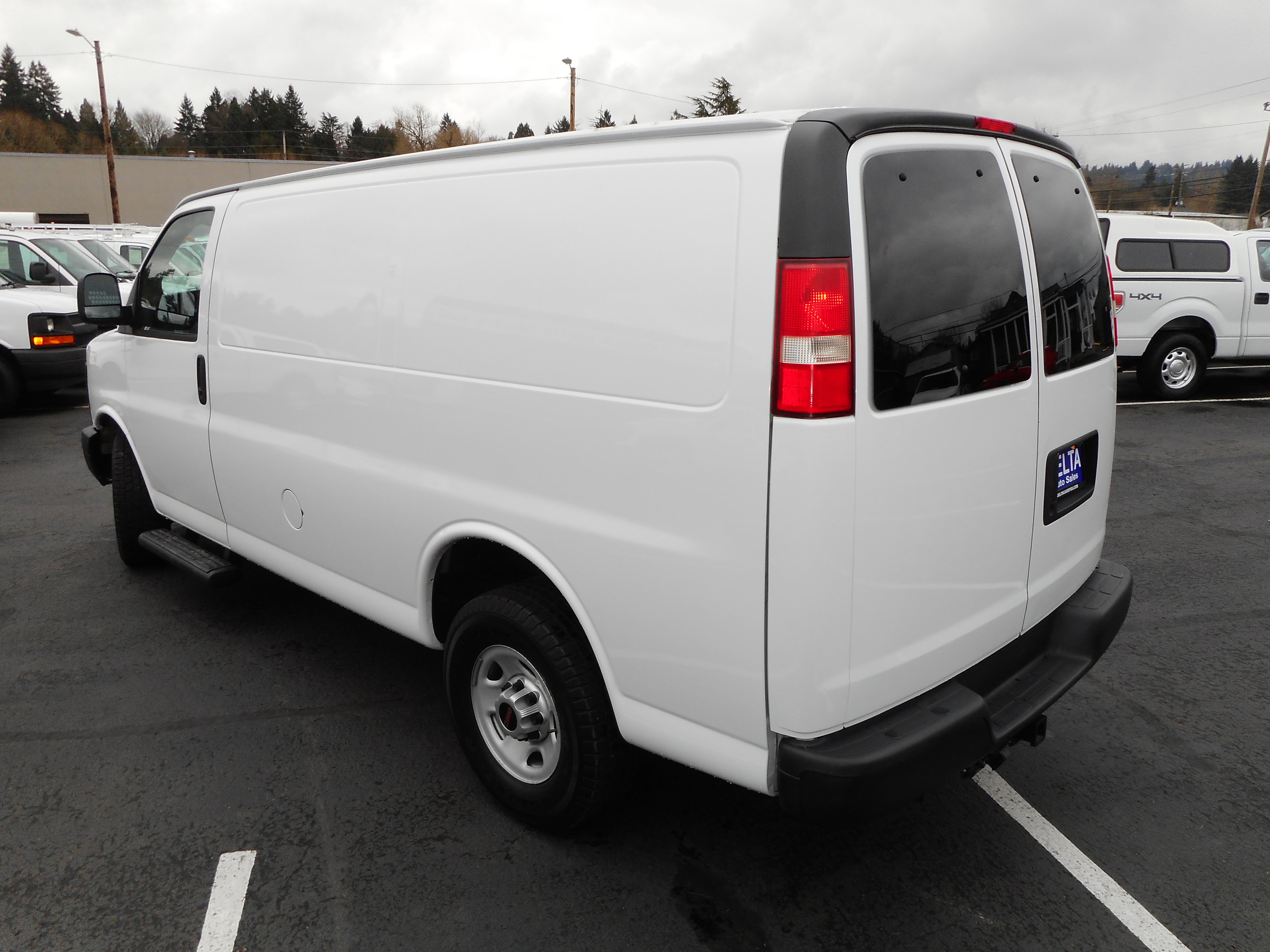 Used 2013 GMC Savana 3500 w/ Power Package image 11