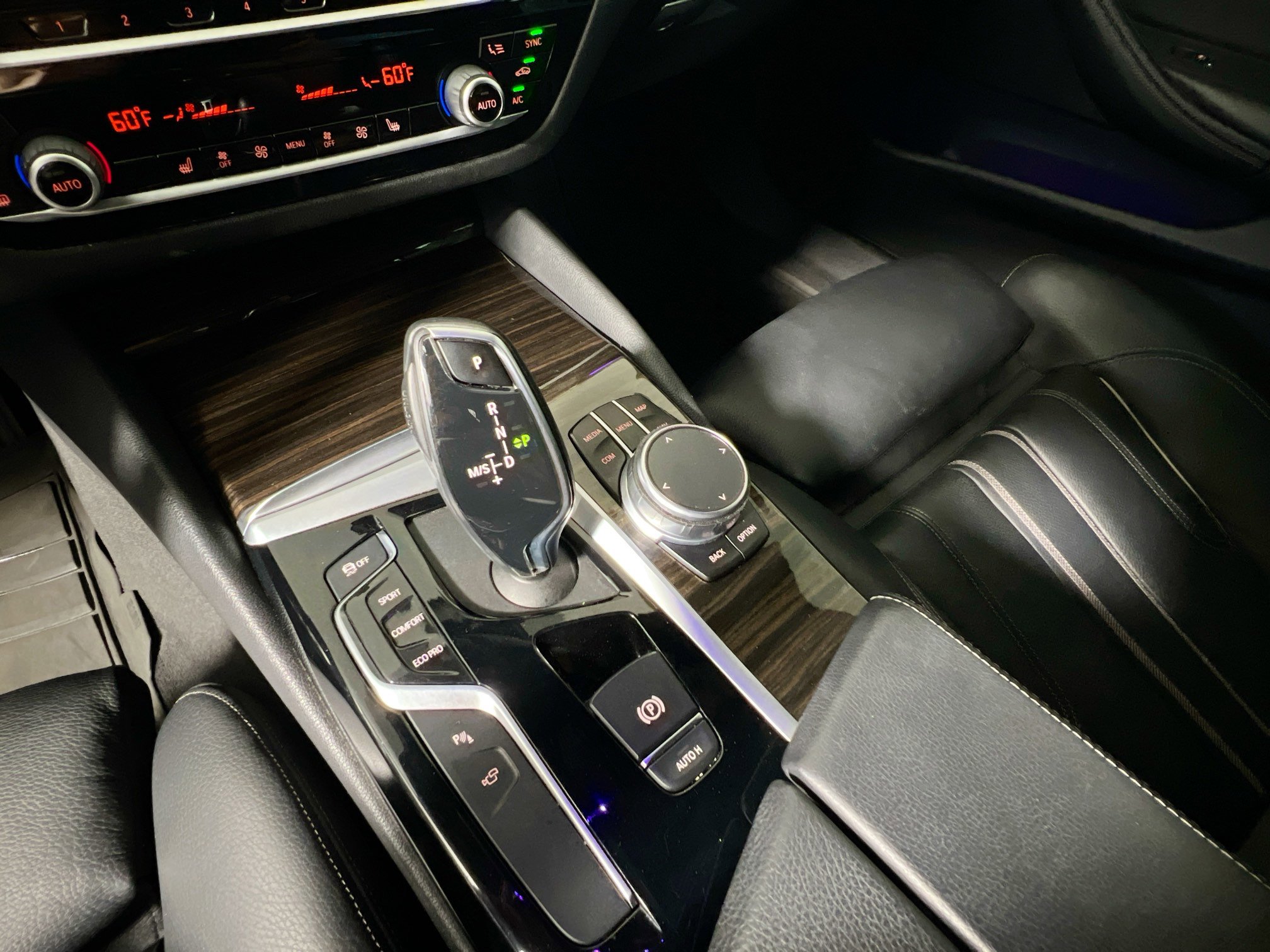 Used 2020 BMW 540i w/ Convenience Package image 26