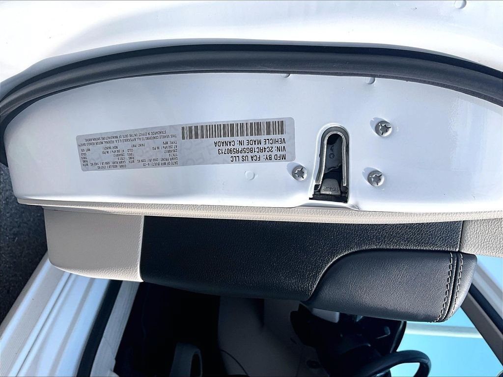 Used 2023 Chrysler Pacifica Touring-L FWD image 36