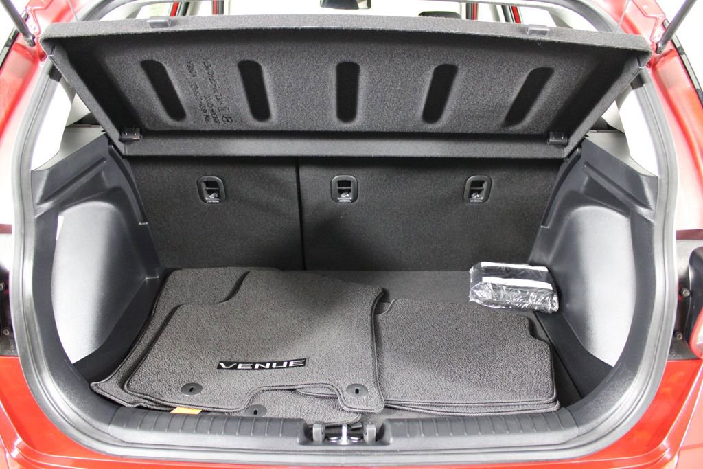 Used 2026 Hyundai Venue SE image 17