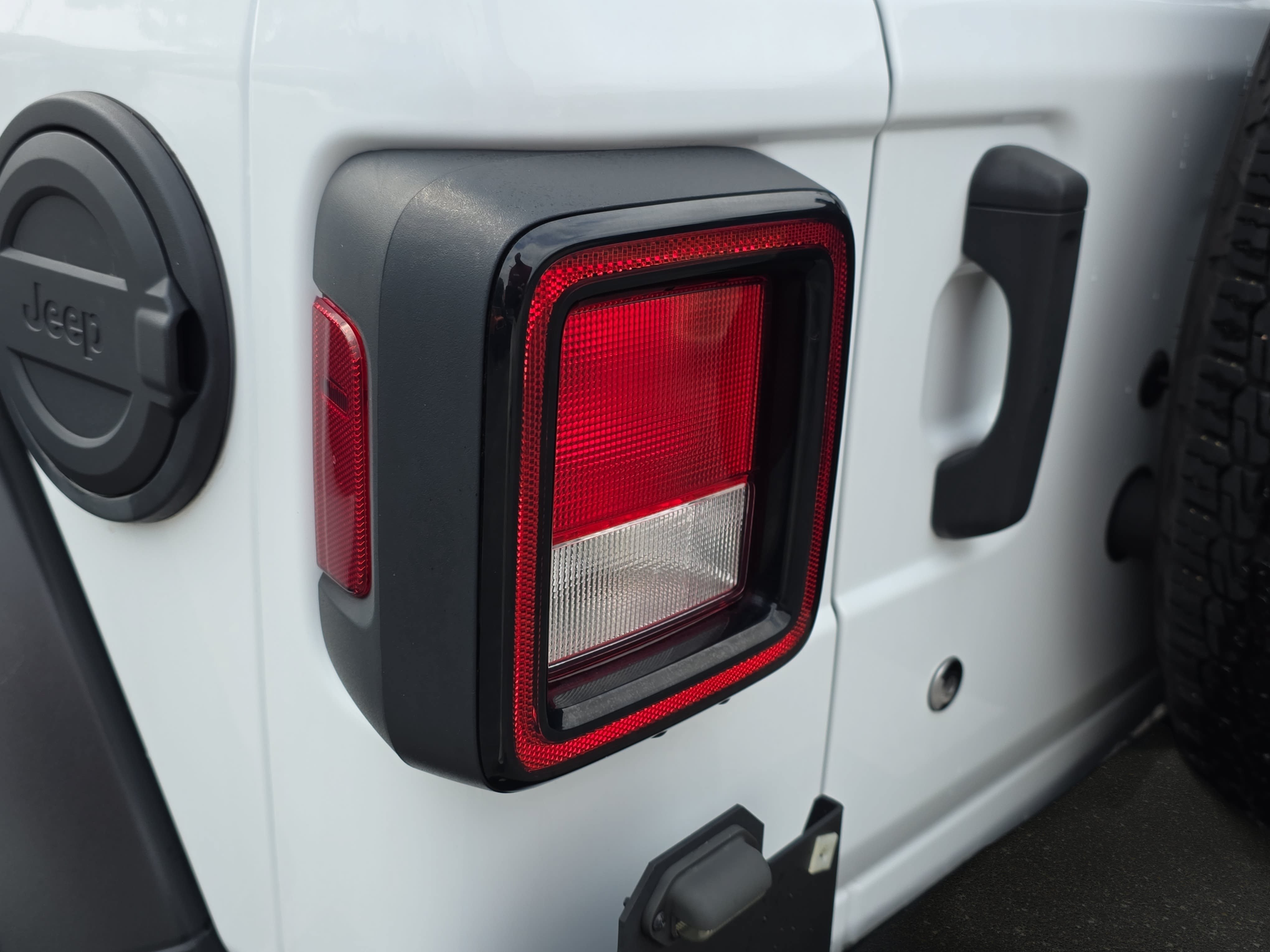 Used 2018 Jeep Wrangler Sport AWD/4WD image 31