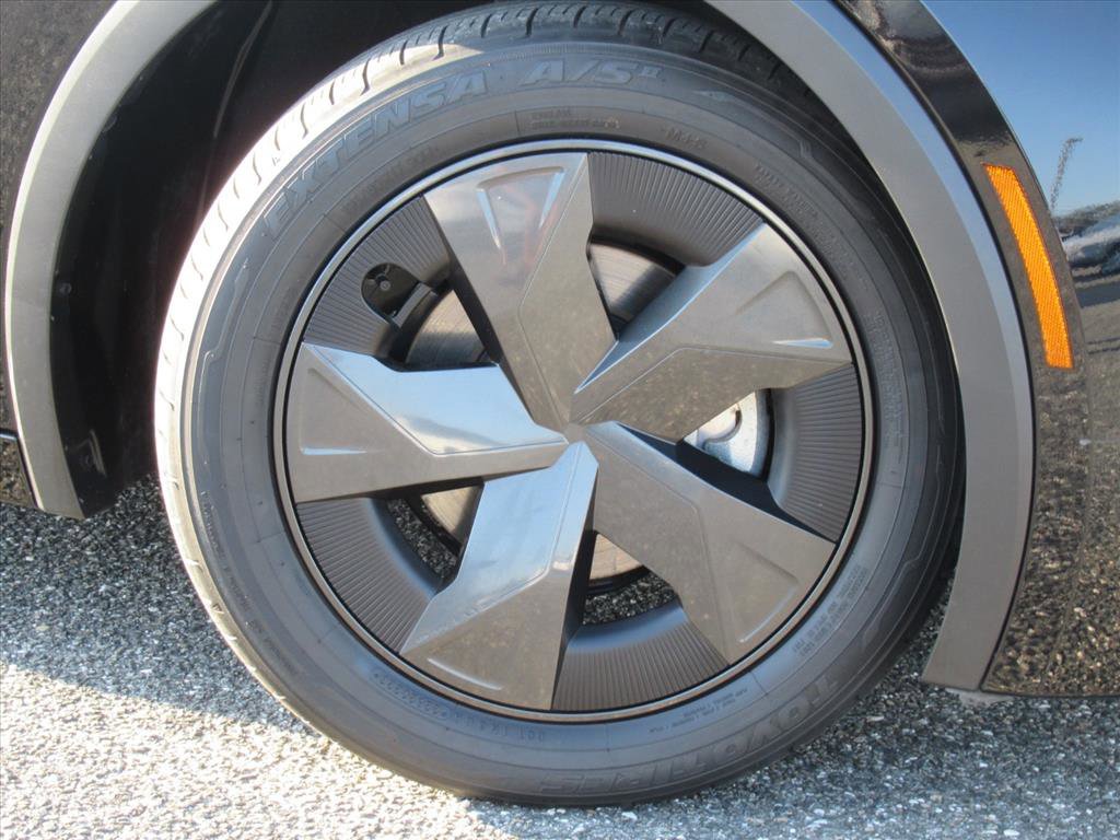 Used 2023 Toyota Prius LE image 7