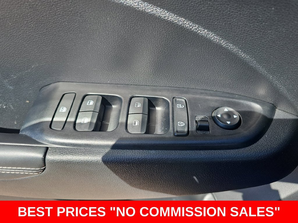 Used 2022 Hyundai Venue Limited FWD image 27