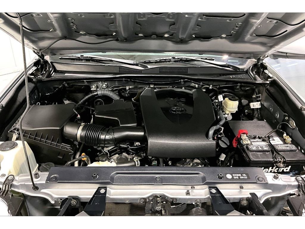 Used 2017 Toyota Tacoma SR5 w/ Tow Package image 12