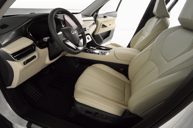 Used 2025 INFINITI QX60 Luxe AWD/4WD image 16