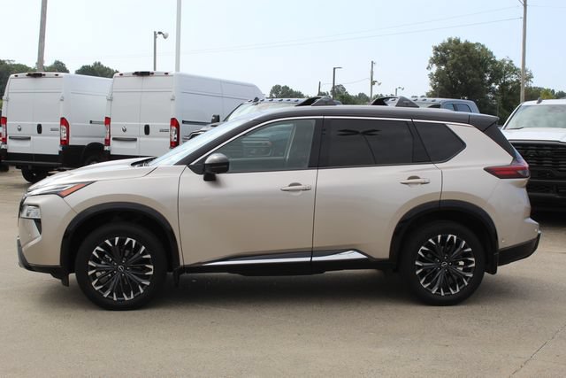 Used 2026 Nissan Rogue Platinum w/ Platinum Premium Package AWD/4WD image 2