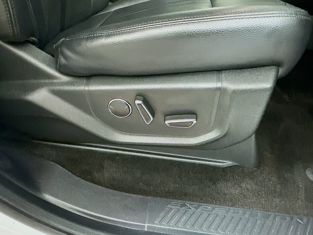 Used 2018 Ford Expedition Limited w/ Equipment Group 301A image 24