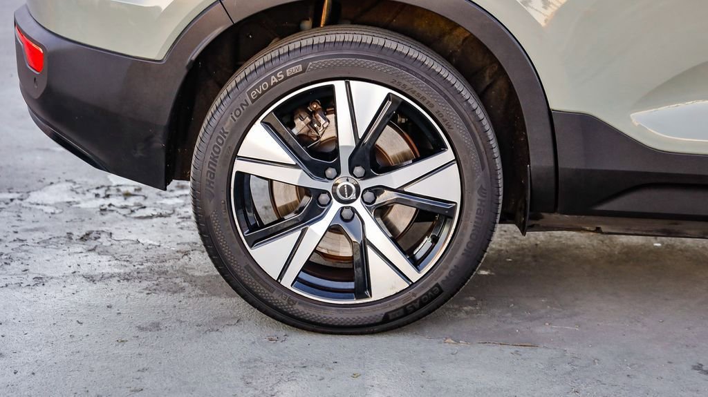 Used 2021 Volvo XC40 P8 Recharge image 12