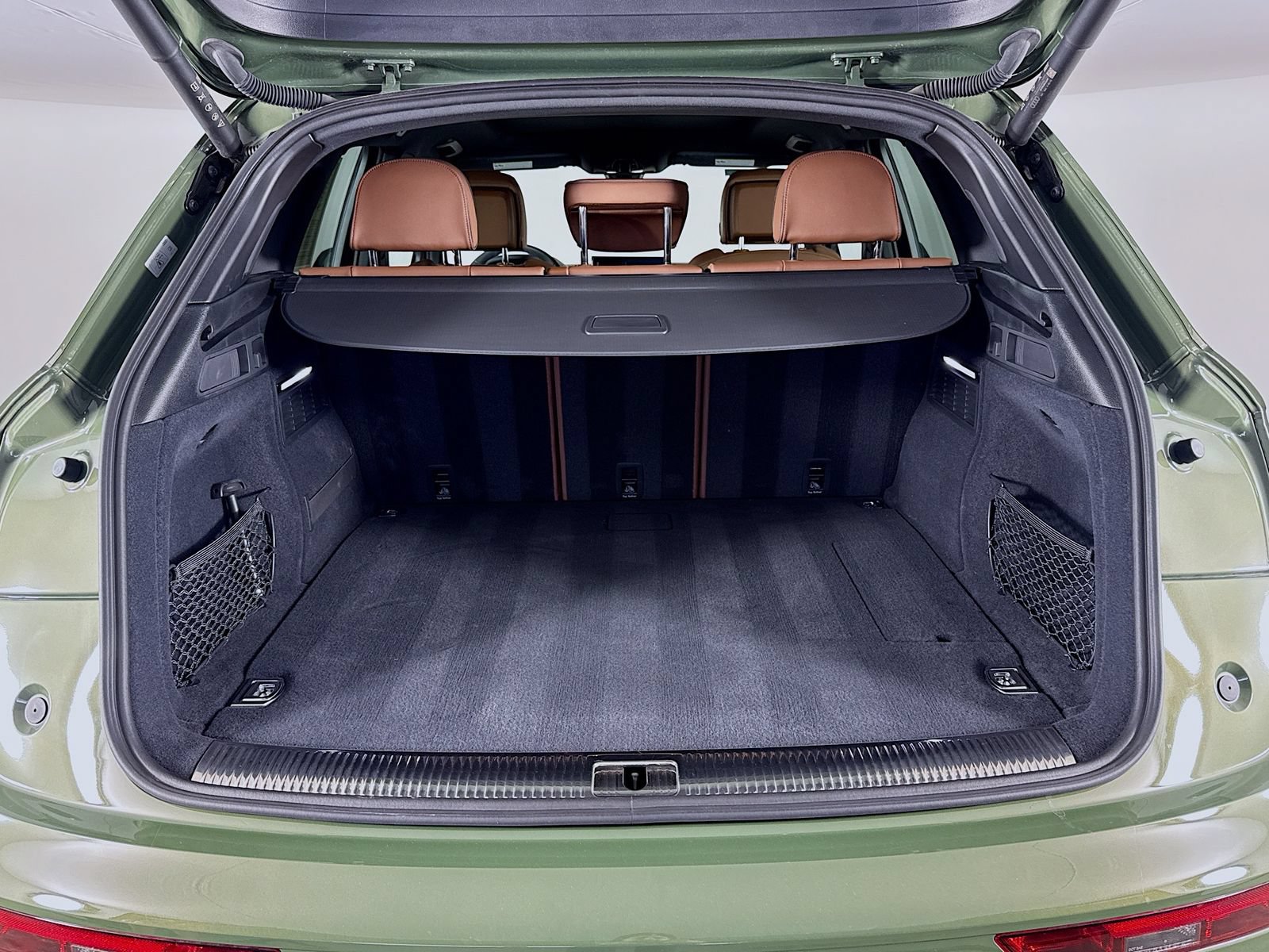 Certified 2024 Audi Q5 e Premium Plus w/ Premium Plus Package AWD/4WD image 28