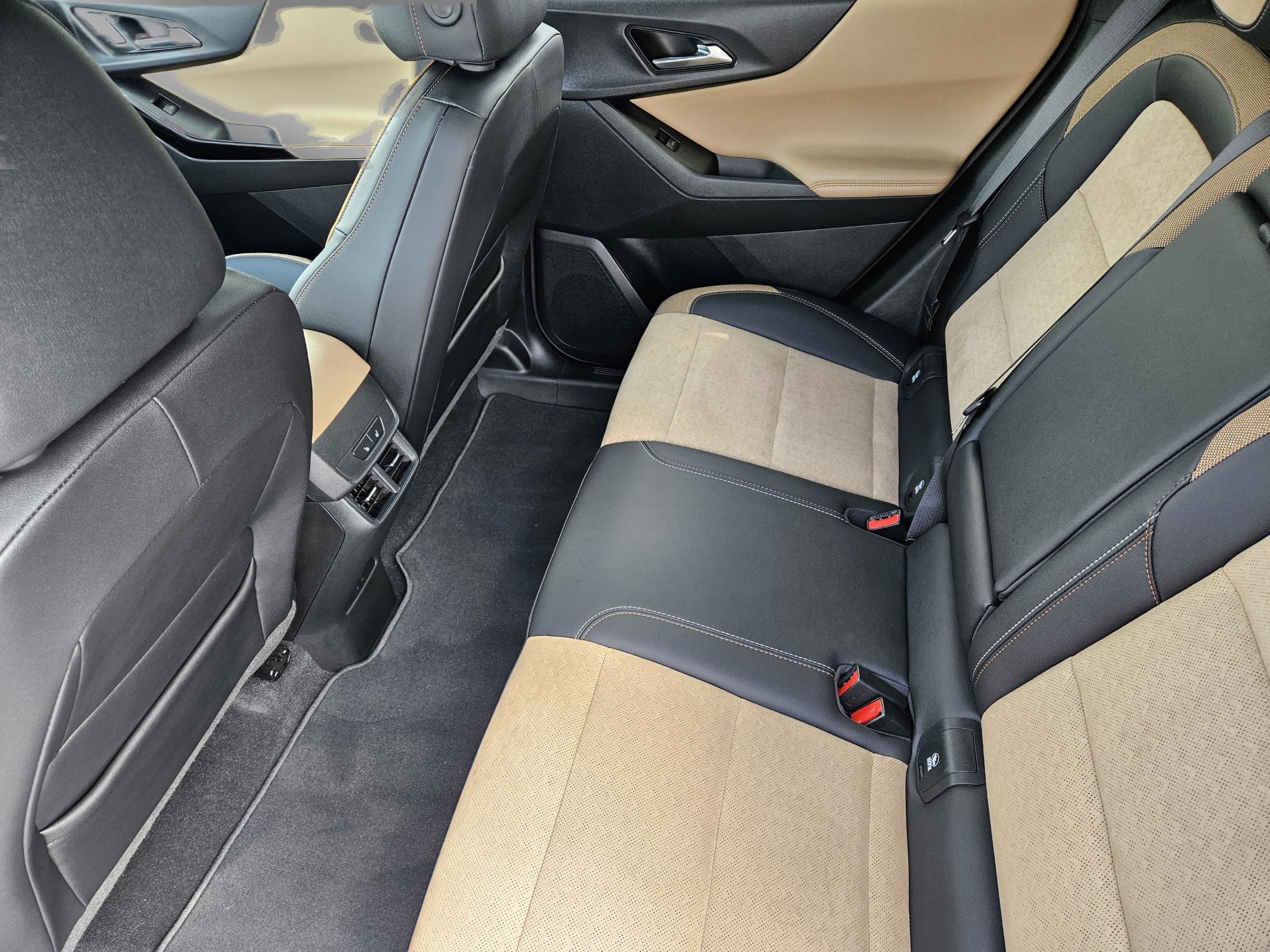 Used 2026 Chevrolet Equinox ACTIV w/ Convenience Package III FWD image 31
