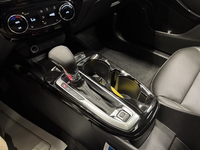 Used 2024 Chevrolet Trax ACTIV w/ Sunroof Package FWD image 25