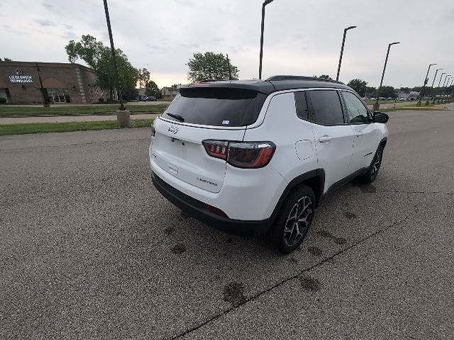 Used 2025 Jeep Compass Limited AWD/4WD image 3