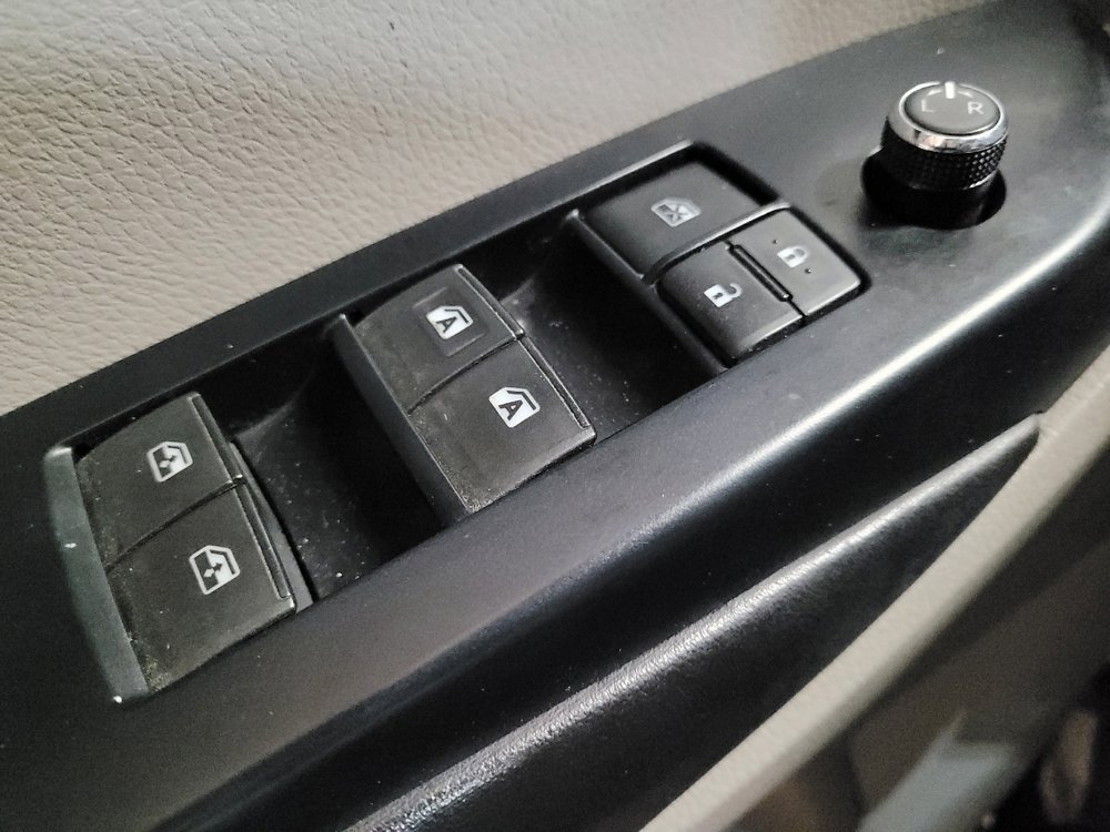 Used 2017 Toyota Highlander XLE image 27