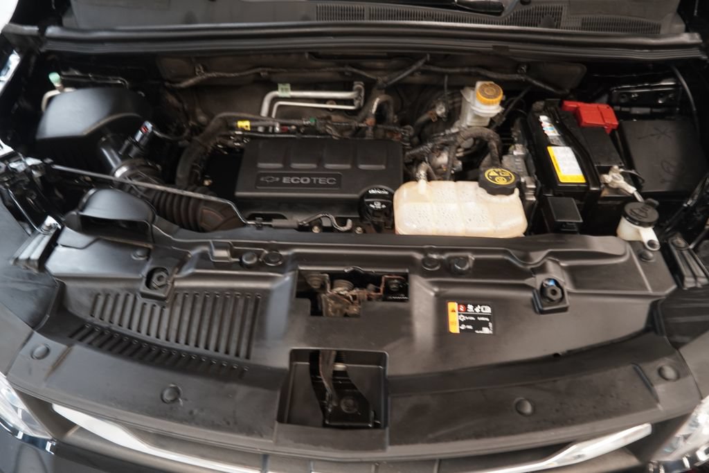 Used 2020 Chevrolet Trax LS FWD image 36