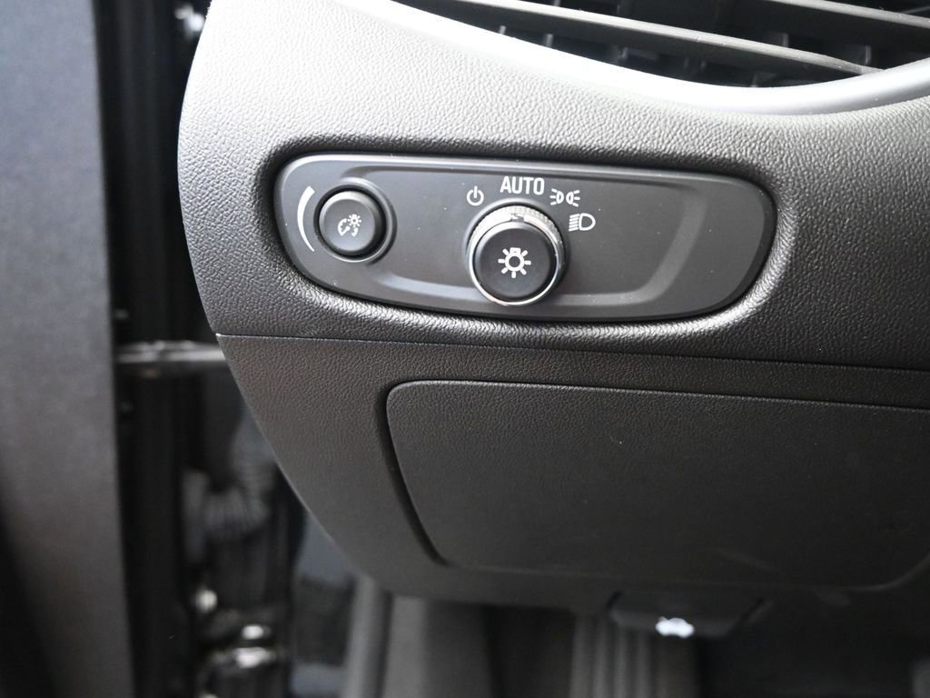 Used 2023 Chevrolet Malibu LT image 28