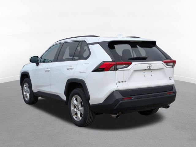 Used 2021 Toyota RAV4 XLE w/ Convenience Package AWD/4WD image 4