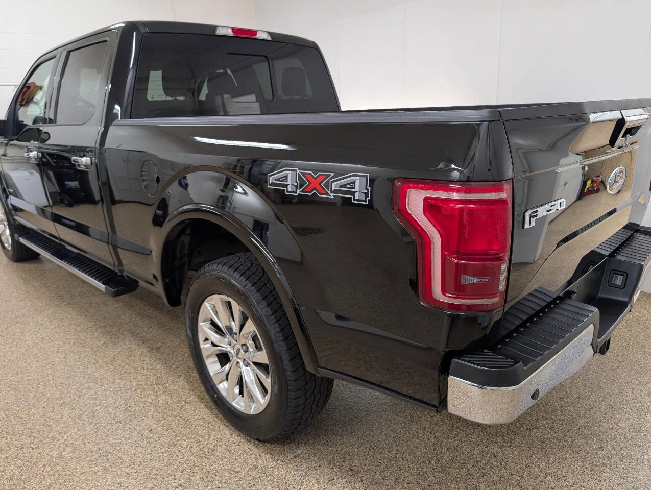 Used 2016 Ford F150 Lariat w/ Equipment Group 502A Luxury AWD/4WD image 2