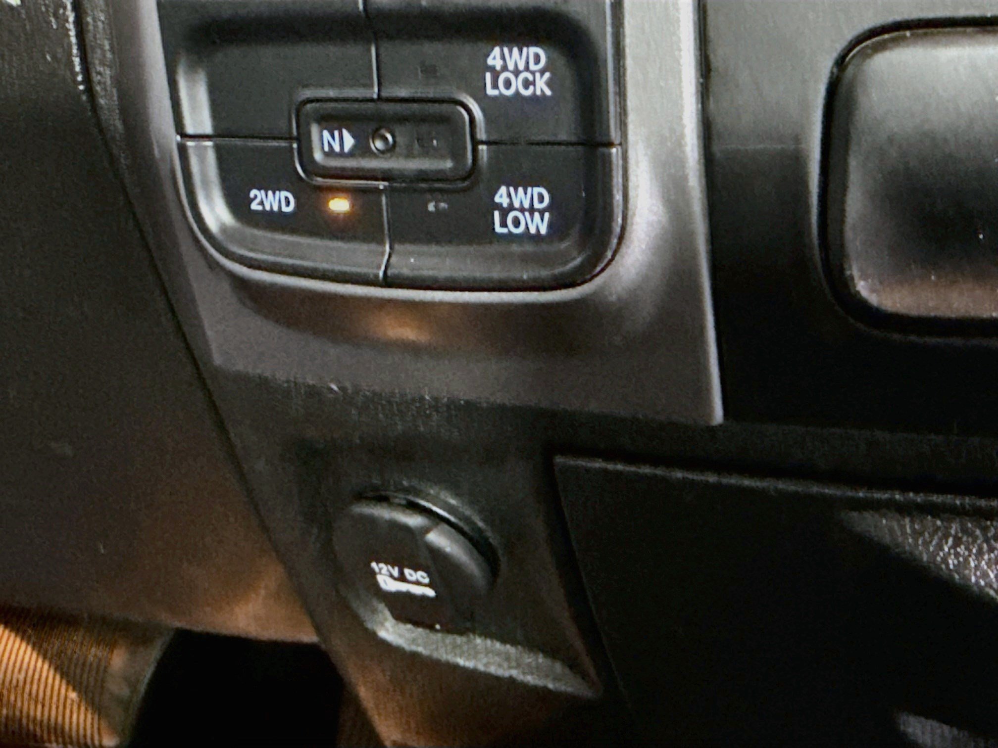 Used 2023 RAM 1500 Classic SLT w/ Electronics Group AWD/4WD image 40