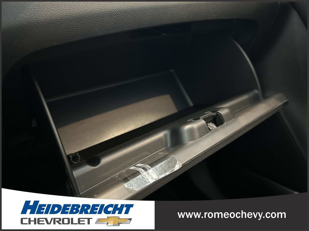 Used 2022 Chevrolet Trax LT w/ LT Convenience Package image 26