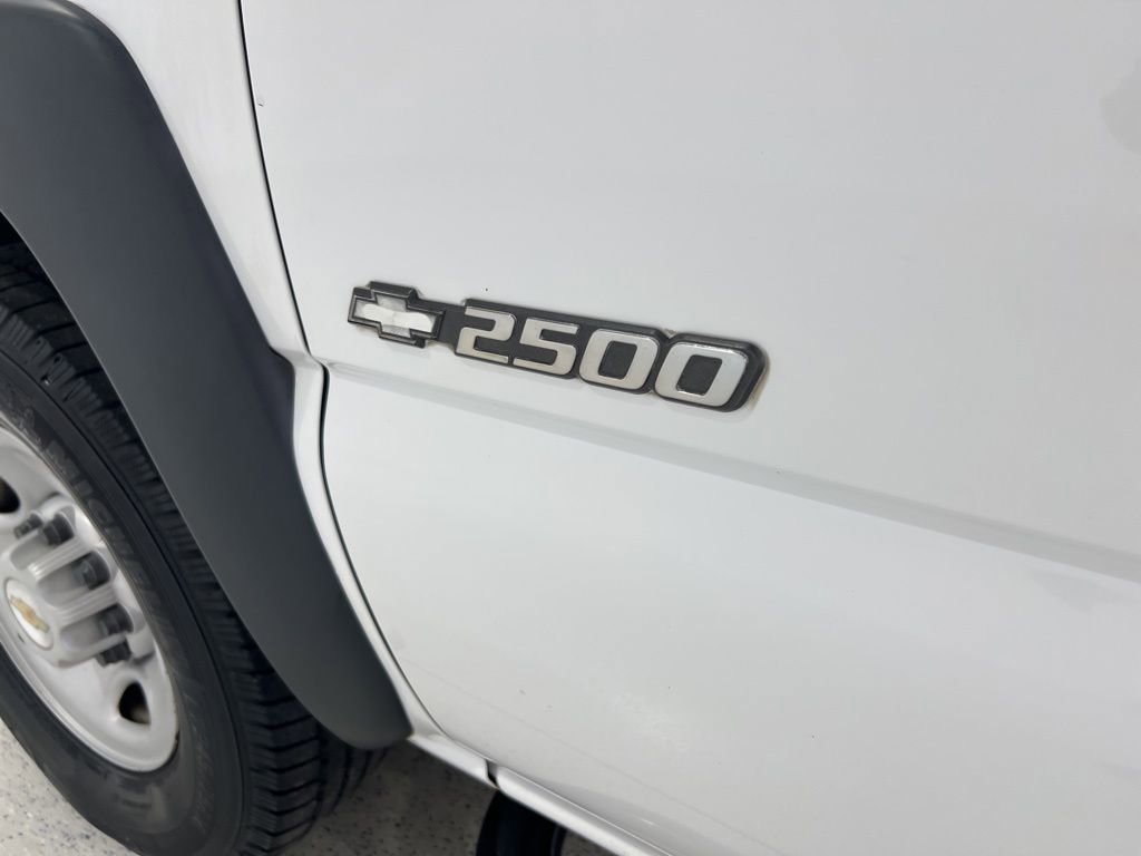 Used 2000 Chevrolet Silverado 2500 Work Truck w/ Firm Ride Suspension Pkg image 26