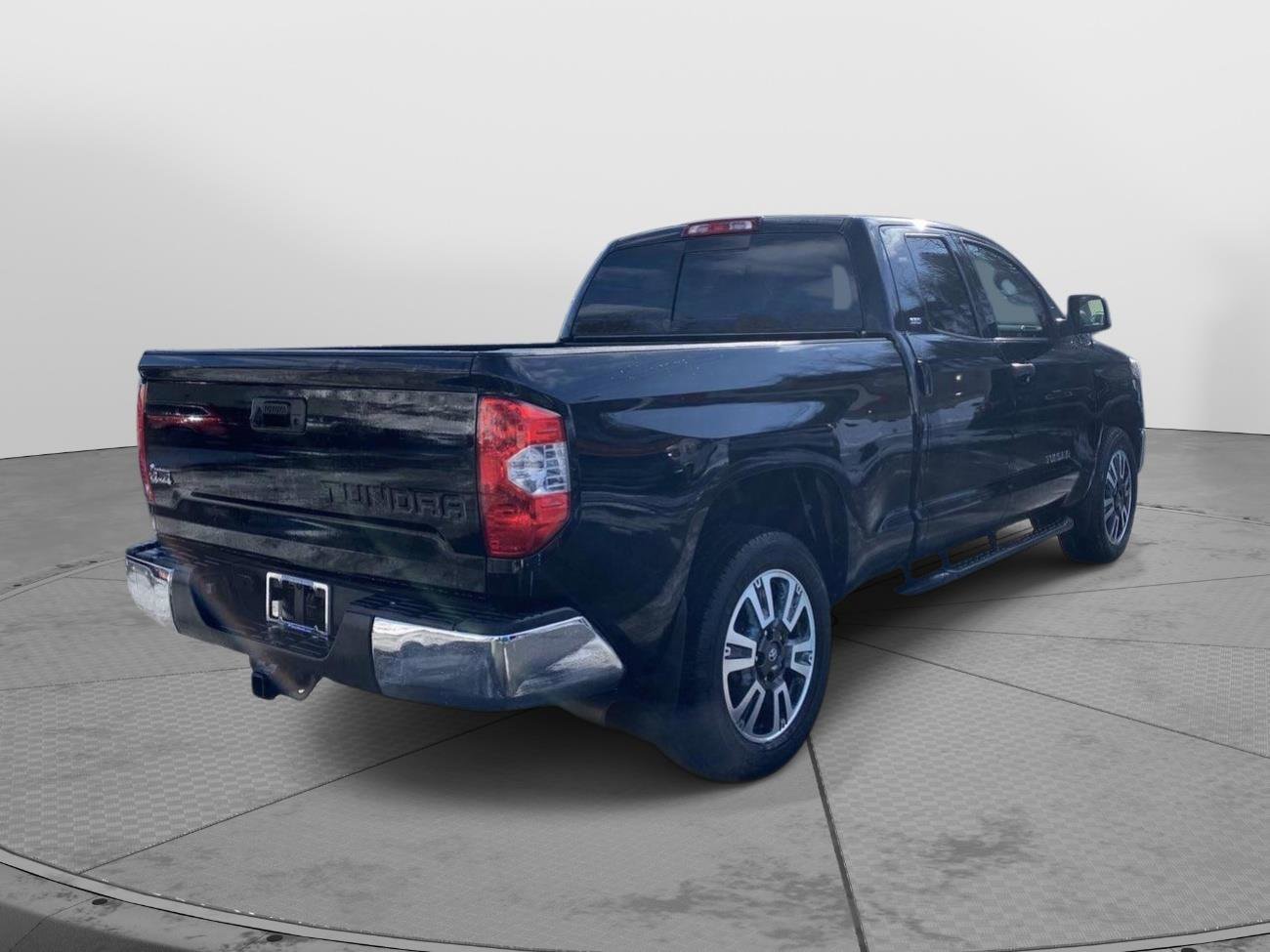 Used 2019 Toyota Tundra SR5 image 3