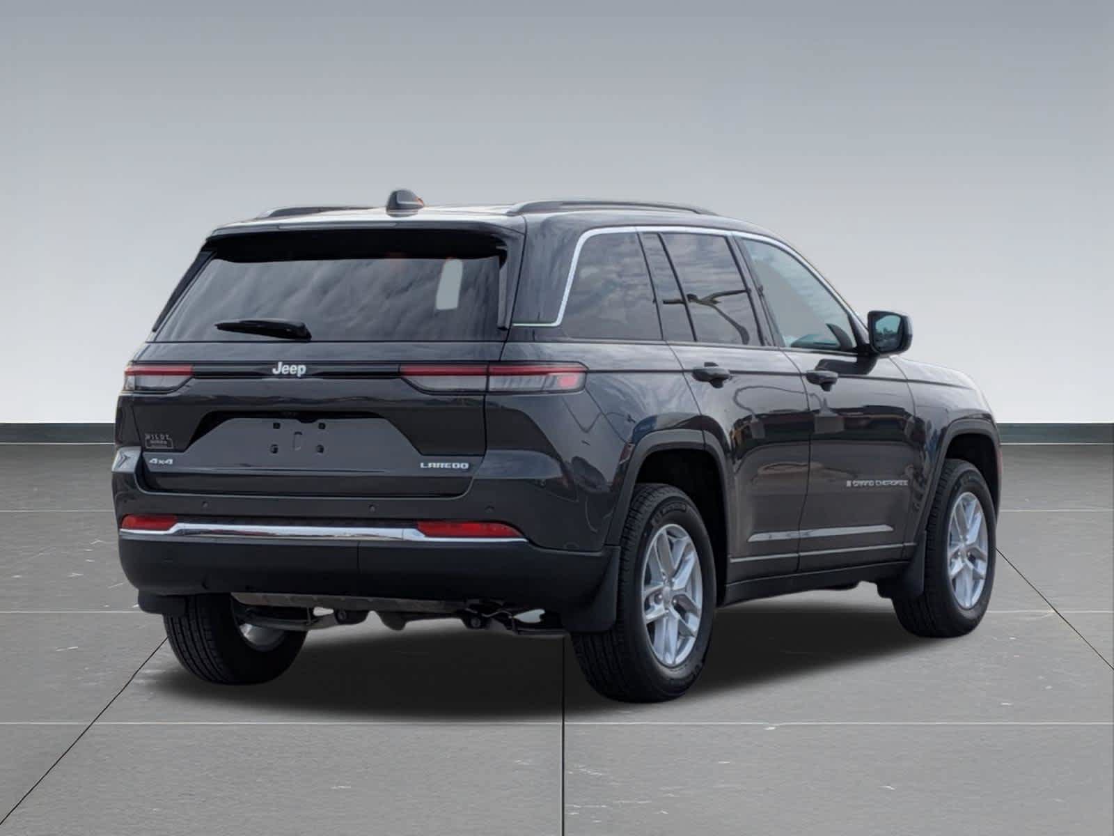Used 2025 Jeep Grand Cherokee Laredo X w/ Luxury Tech Group I AWD/4WD image 6