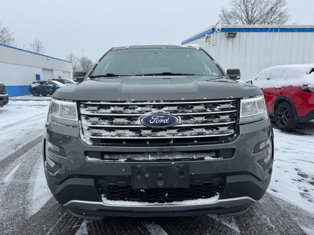 Used 2017 Ford Explorer XLT w/ Equipment Group 202A image 7